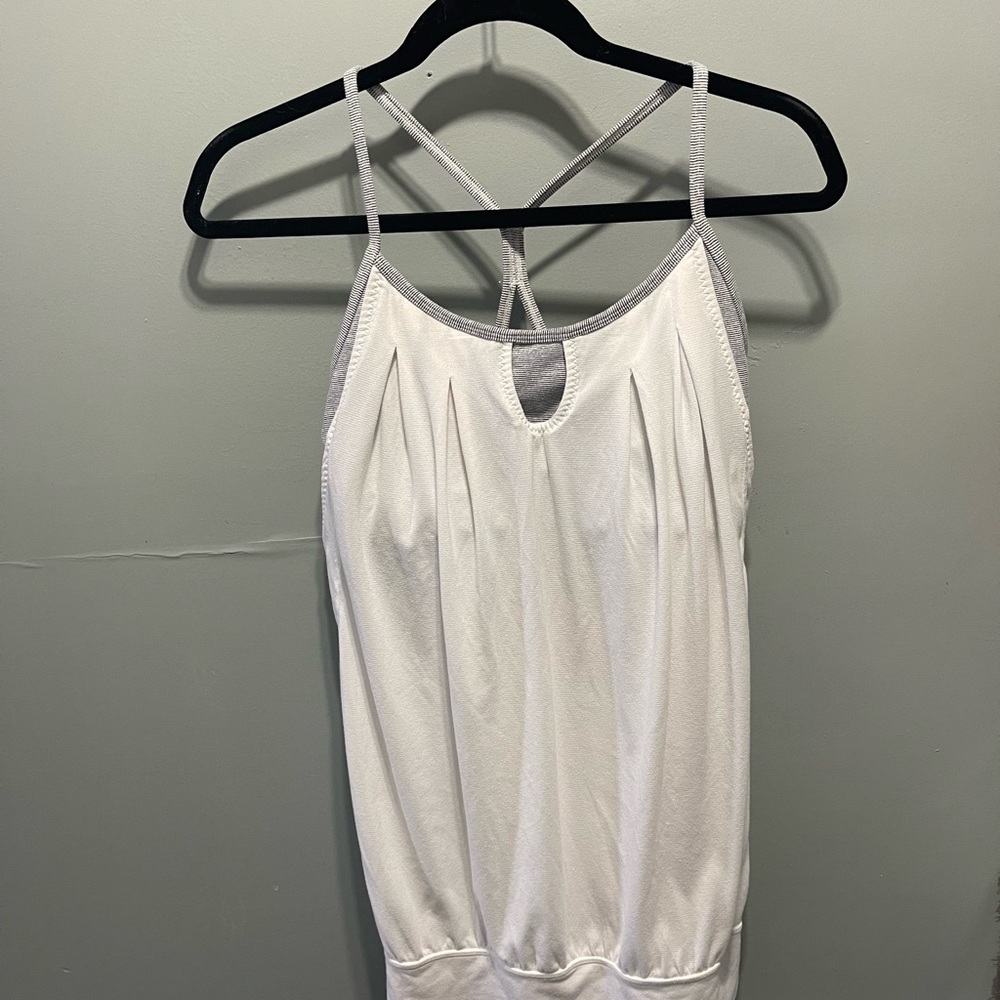 Lululemon no limits tank top